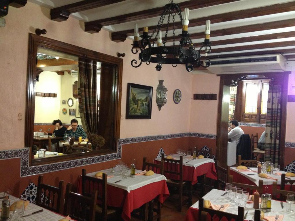 Hostal Palacios Toledo Buitenkant foto