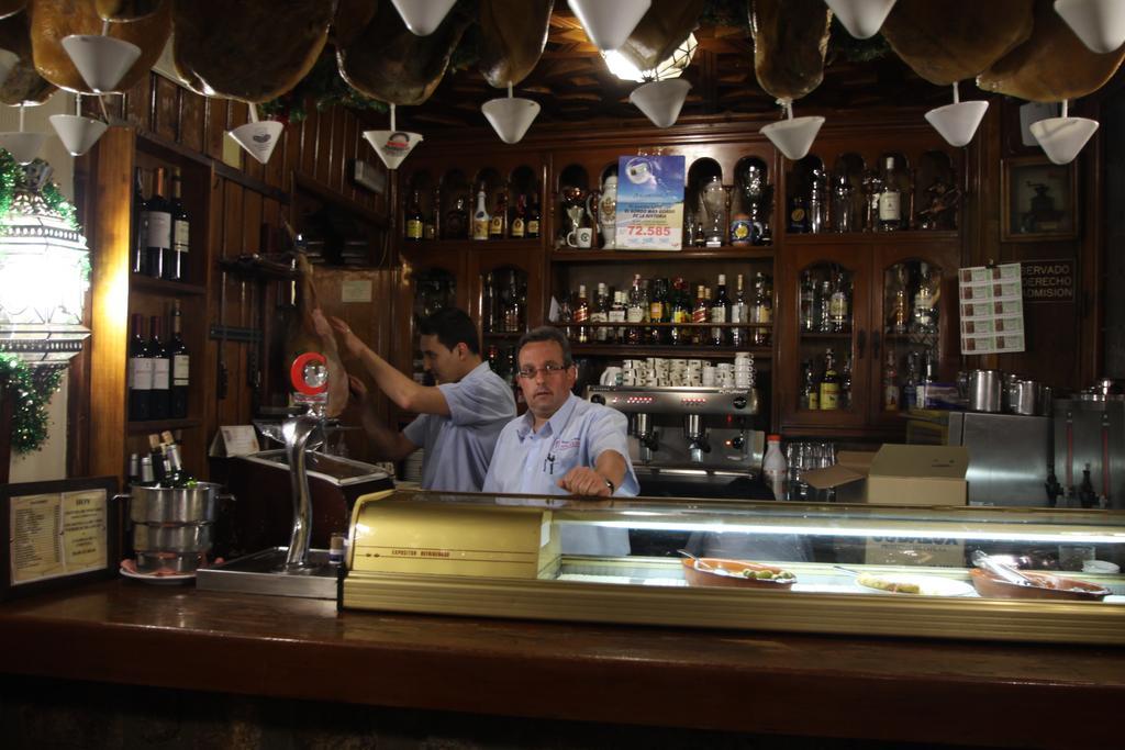 Hostal Palacios Toledo Buitenkant foto