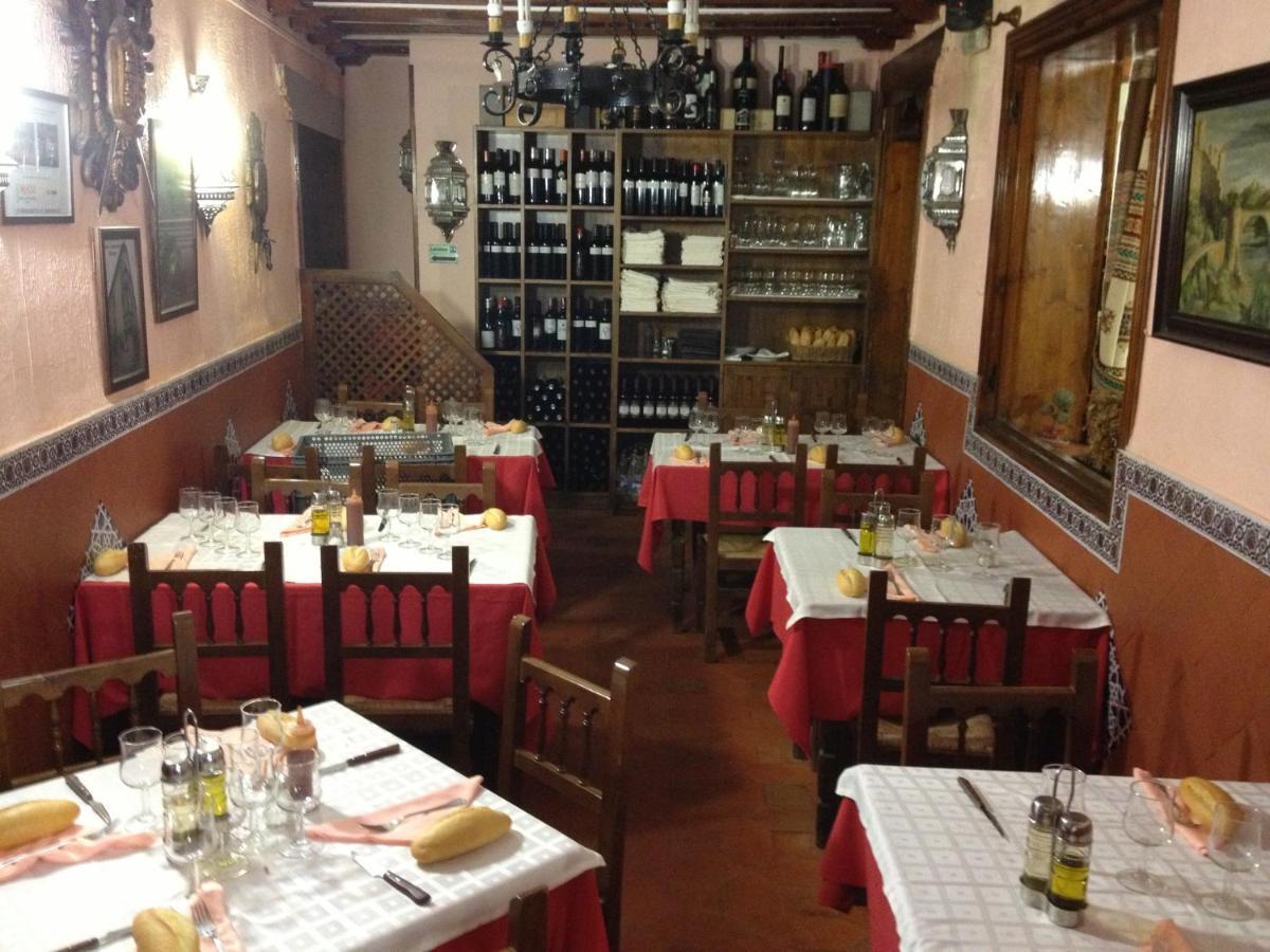 Hostal Palacios Toledo Buitenkant foto